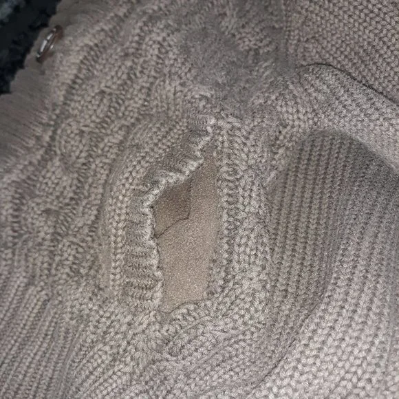 ((Listing#155)) Old Navy Sweater - Picture 7 of 7